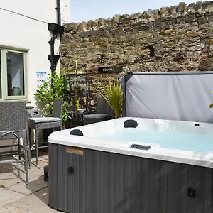  Holiday home Ellerton House